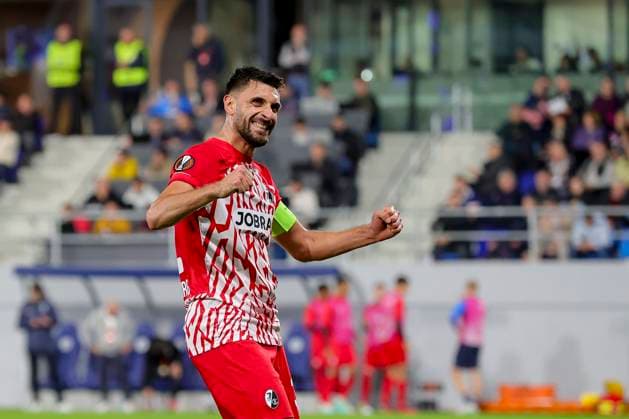 Serbia, Backa Topola, 26.10.2023, , TSC Backa Topola - SC Freiburg - UEFA Europa League 2023 2024 - Group A, Vincenzo Grifo (SC Freiburg) celebrates after scoring his team s third goal Backa Topola