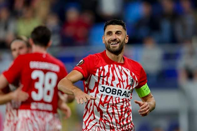 Serbia, Backa Topola, 26.10.2023, , TSC Backa Topola - SC Freiburg - UEFA Europa League 2023 2024 - Group A, Vincenzo Grifo (SC Freiburg) celebrates after scoring his team s third goal Backa Topola