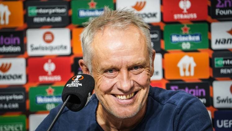 Trainer Christian Streich ( SC Freiburg ) bei der Pressekonferenz 26.10.2023; Backa Topola, Serbien - FK TSC Backa Topola vs. SC Freiburg - UEFA EUROPA LEAGUE 2023 2024 TSC Arena Backa Topolya, Fussball, Herren