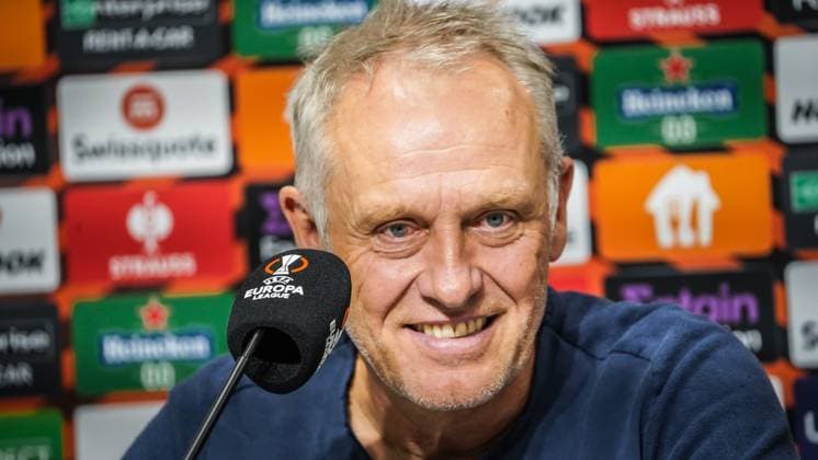 Trainer Christian Streich ( SC Freiburg ) bei der Pressekonferenz 26.10.2023; Backa Topola, Serbien - FK TSC Backa Topola vs. SC Freiburg - UEFA EUROPA LEAGUE 2023 2024 TSC Arena Backa Topolya, Fussball, Herren