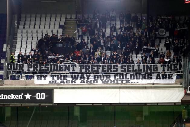 Royal Union Saint-Gilloise v LASK Linz - UEFA Europa League BRUSSELS, BELGIUM - OCTOBER 26 : tiffo supporters during the UEFA Europa League Group E match between Royal Union Saint-Gilloise and Linz Lask on October 26, 2023 in Brussels, Belgium, 26 10 2023 Brussels Belgium  Copyright: xJbox