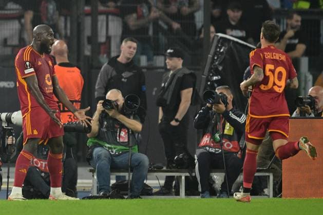 Foto Alfredo Falcone LaPresse 26 Ottobre 2023 - Roma, Italia - calcio - Roma vs Slavia Praga - Uefa Europa League 2023-2024 Girone G - Stadio Olimpico di Roma. Nella foto: esultanza Romelu Lukaku (AS Roma) Foto Alfredo Falcone LaPresse October 26, 2023 Rome, Italy - sport, soccer - Roma vs Slavia Praga - Uefa Europe League 2023-2024 Group G - Olimpic Stadium & xee;n Rome. In the pic: Romelu Lukaku (AS Roma) celebrates  Copyright: xAlfredoxFalcone LaPressex