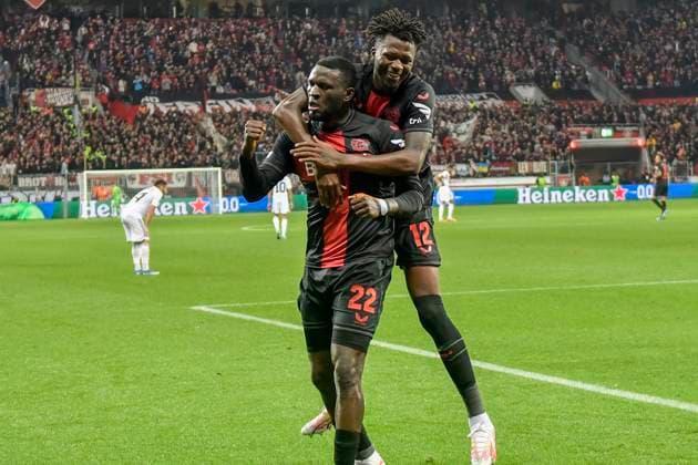 Victor Boniface ( 22, Bayer Leverkusen) jubelt nach dem Tor zum 3:1 mit Edmond Tapsoba ( 12, Bayer Leverkusen) 26.10.2023 Fussball Europa League, Bayer 04 Leverkusen vs Qarabag Agdam , BayArena, Leverkusen, NRW Germany