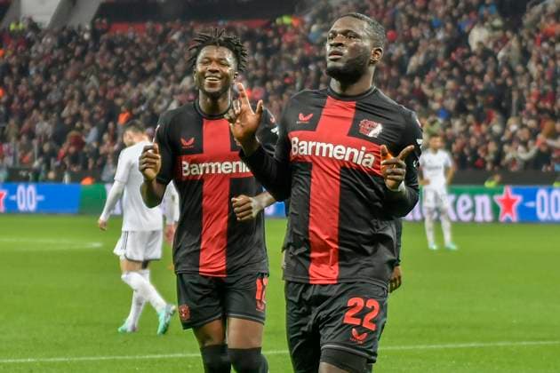 Victor Boniface ( 22, Bayer Leverkusen) jubelt nach dem Tor zum 3:1 mit Edmond Tapsoba ( 12, Bayer Leverkusen) 26.10.2023 Fussball Europa League, Bayer 04 Leverkusen vs Qarabag Agdam , BayArena, Leverkusen, NRW Germany