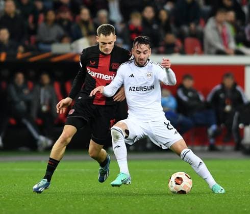 26.10.2023, Leverkusen, Germany, BayARENA, Bayer Leverkusen vs Qarabag Agdam - UEFA Europa League 2023 2024 - Group H, Florian Wirtz (Bayer 04 Leverkusen) und Marko Jankovic (Qarabag Agdam) im Zweikampf (Foto Ralf Treese) Leverkusen BayARENA North Rhine-Westphalia Germany