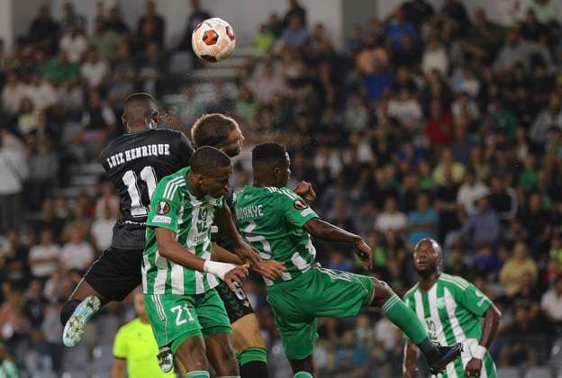 Cyprus Soccer Europa League Real Betis Luiz Henrique, left, fights for the ball during the Europa League Group C football match between Aris and Real Betis at the Alfamega Stadium in Limassol. Cyprus, Thursday, October 26, 2023. Limassol Cyprus  Copyright: xDanilxShamkinx originalFilename:shamkin-notitle231026_npkDr.jpg