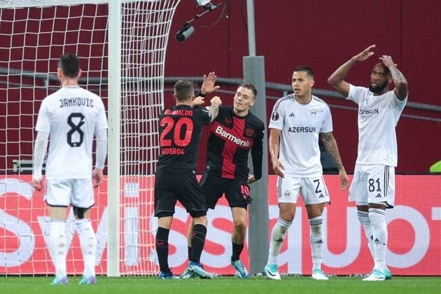 26.10.2023, Fussball, Saison 2023 2024, UEFA Europa League, Gruppenphase, 3. Spieltag, Bayer 04 Leverkusen - Qarabag Agdam, v. l. Alejandro Grimaldo (Bayer 04 Leverkusen), Florian Wirtz (Bayer 04 Leverkusen) bejubeln das Tor zum 2:1, Leverkusen BayArena NRW Deutschland xRHR-FOTO DEx Copyright: DennisxEwert RHR-FOTOx RHR-FOTO DE
