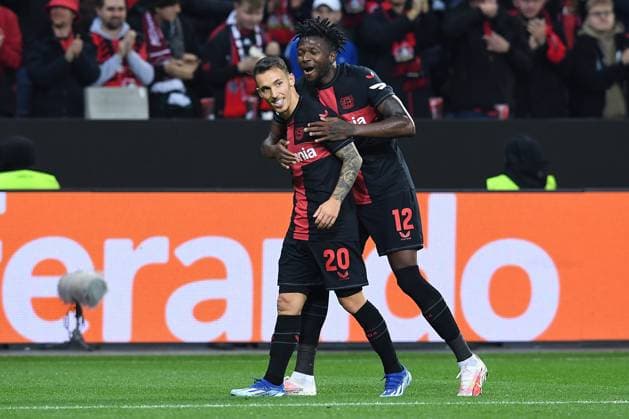 Fußball Europa League Gruppenphase 3. Spieltag Bayer 04 Leverkusen - Qarabag Agdam am 26.10.2023 in der BayArena in Leverkusen Torjubel zum 4:1 durch Alejandro Grimaldo ( Leverkusen )