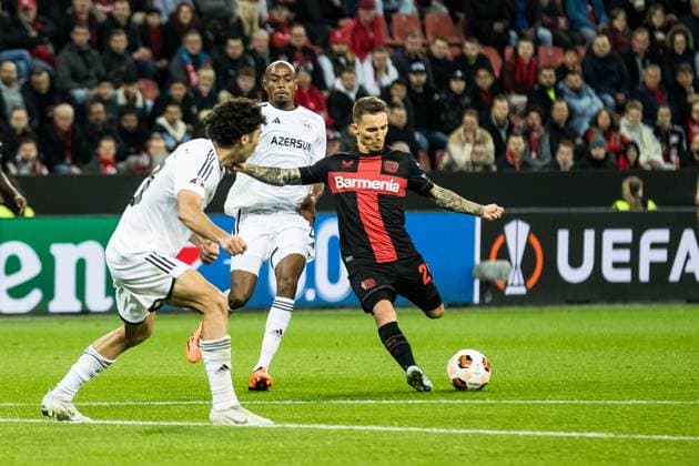 UEFA Europa League, Bayer 04 Leverkusen - Qarabag Agdam; 26.10.2023 Alejandro Grimaldo (Bayer 04 Leverkusen, 20) schiesst das 4:1 UEFA Europa League, Bayer 04 Leverkusen - Qarabag Agdam, BayArena Leverkusen am 26.10.2023 Copyright: xBEAUTIFULxSPORTS Wunderlx