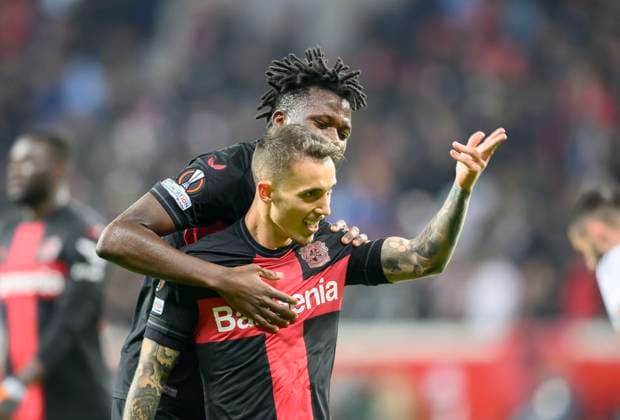 Jubel Alejandro GRIMALDO (LEV) nach seinem Tor zum 4:1, hinten Edmond TAPSOBA (LEV) Fussball Europa League, Gruppenphase, 3. Spieltag, Bayer 04 Leverkusen (LEV) - Qarabag Agdam, am 26.10.2023 in Leverkusen Deutschland. UEFA regulations prohibit any use of photographs as image sequences and or quasi-video Â