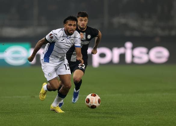 SOCCER - UEFA EL, Sturm vs Atalanta GRAZ,AUSTRIA,26.OCT.23 - SOCCER - UEFA Europa League, SK Sturm Graz vs Atalanta Bergamo Calcio. Image shows Ederson (Atalanta) and Jusuf Gazibegovic (Sturm).  GEPAxpictures xHansxOberlaender