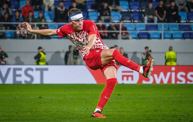 TSC Backa Topola - SC Freiburg Freiburgs Matthias Ginter 26.10.2023; Serbien - Fußball: Uefa Europa League, TSC Backa Topola - SC Freiburg, Gruppenphase, Gruppe A, 3. Spieltag, TSC Arena