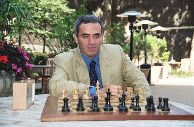 GARRY KASPAROV Russian Chess Player The World Chess Champion Seen giving an update on his MSN World Challenge, the Kasparov vs. The World online chess match. COMPULSORY CREDIT: UPPA Photoshot Photo UGL 016525 A-30a 02.09.1999 GARRY KASPAROV Russian Chess Player The World Chess Champion Seen giving an update on his MSN World Challenge, the Kasparov vs. The World online chess match. COMPULSORY CREDIT: Talking Photoshot Photo UGL 016525 A-30a 02.09.1999, Credit:Photoshot Avalon United Kingdom  Copyright: xPhotoshotx xAvalonx 0504330382