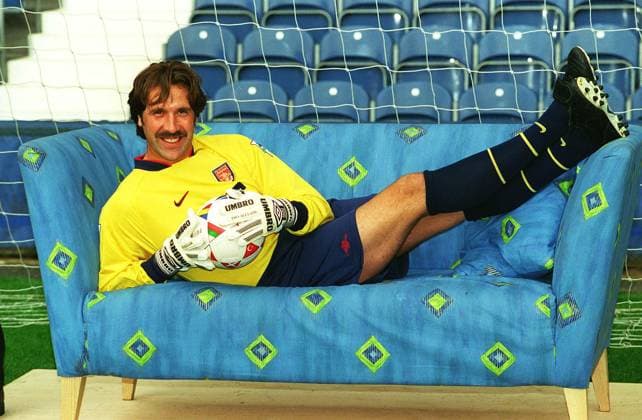 DAVID SEAMAN Arsenal FC and England International Goalkeeper At the launch of a new series of the BBC1 Saturday evening show Noel s House Party (David will feature in the House Party s new slot Sofa Soccer ) COMPULSORY CREDIT: UPPA Photoshot Photo DAVID SEAMAN Arsenal FC and England International Goalkeeper At the launch of a new series of the BBC1 Saturday evening show Noel s House Party (David will feature in the House Party s new slot Sofa Soccer ) COMPULSORY CREDIT: Talking Photoshot Photo UHY 015355 D-25a 01.10.1998, Credit:Photoshot Avalon United Kingdom  Copyright: xPhotoshotx xAvalonx 0504331263