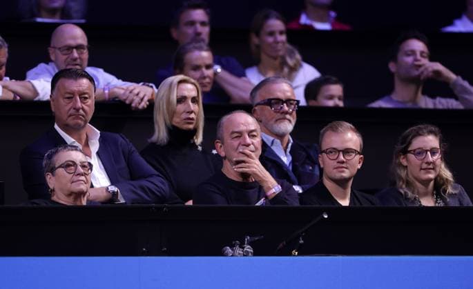 TENNIS - ATP, Tennis Herren Erste Bank Open VIENNA,AUSTRIA,27.OCT.23 - TENNIS - ATP World Tour, Erste Bank Open. Image shows Edwin Weindorfer (emotion), Herbert Prohaska and guests.  GEPAxpictures xWalterxLuger