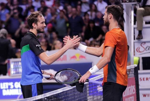 TENNIS - ATP, Tennis Herren Erste Bank Open VIENNA,AUSTRIA,27.OCT.23 - TENNIS - ATP World Tour, Erste Bank Open. Image shows Daniil Medvedev (RUS) and Karen Khachanov (RUS).  GEPAxpictures xWalterxLuger