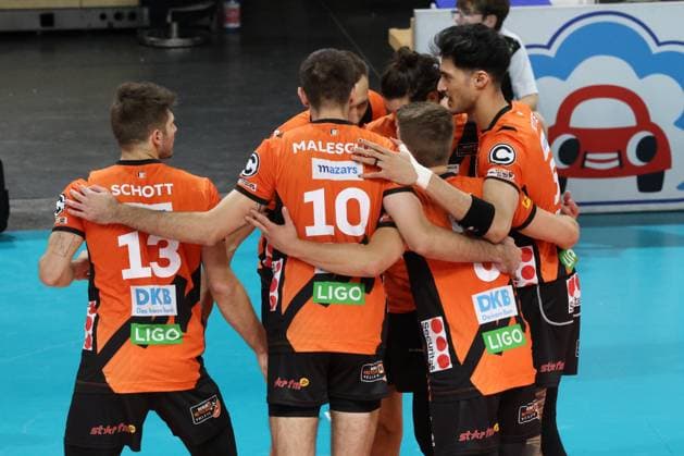 DEU, DVV, 1.VBL, BR Volleys vs. Helios Grizzlys Giesen, 27.10.2023, Max-Schmeling-Halle, Berlin, DEU, DVV, 1.VBL, BR Volleys vs. Helios Grizzlys Giesen, im Bild BR Volleys-Spielerkreis Foto: Juergen Engler nordphoto GmbH