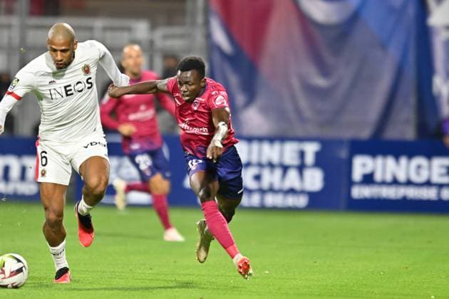 Cheick Konate (clermont) vs Jean-Clair Todibo (nice) FOOTBALL : Clermont Foot vs OGC Nice - Ligue 1 Uber Eats - 27 10 2023 FredericChambert Panoramic 