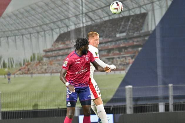 Shamar Nicholson (clermont) vs Melvin Bard (nice) FOOTBALL : Clermont Foot vs OGC Nice - Ligue 1 Uber Eats - 27 10 2023 FredericChambert Panoramic 