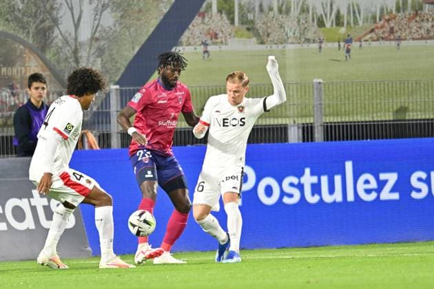 Shamar Nicholson (clermont) vs Dante et Melvin Bard (nice) FOOTBALL : Clermont Foot vs OGC Nice - Ligue 1 Uber Eats - 27 10 2023 FredericChambert Panoramic 
