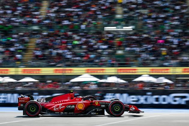 55 SAINZ Carlos (spa), Scuderia Ferrari SF-23, action during the 2023 Formula 1 Grand Premio de la Ciudad de Mexico, 19th round of the 2023 Formula One World Championship, WM, Weltmeisterschaft from October 27 to 29, 2023 on the Autodromo Hermanos Rodriguez, in Mexico City, Mexico - F1 - MEXICO CITY GRAND PRIX 2023 DPPI Panoramic  00123042_G0OD2801