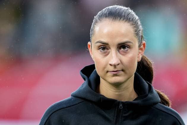 Sara Däbritz (DFB-Frauen, 13), Einzelbild, Einzelfoto, Aktion, Action, Porträt, Portrait, 27.10.2023, Sinsheim (Deutschland), Fussball, Frauen, UEFA Women s Nations League, Deutschland - Wales, 27.10.2023, Sinsheim (Deutschland), Fussball, Frauen, UEFA Women s Nations League, Deutschland - Wales, DFB DFL REGULATIONS PROHIBIT ANY USE OF PHOTOGRAPHS AS IMAGE SEQUENCES AND OR QUASI-VIDEO.