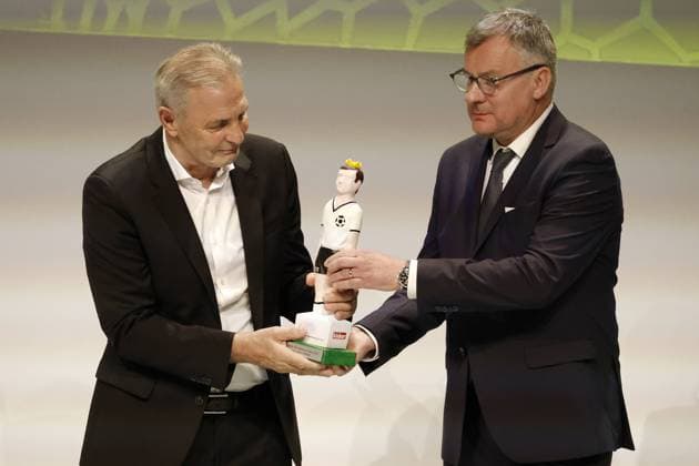 Jörg Jakob(re) Kicker Chefredakteur, überreichte den Walter Bensemann-Preis 2023 an Karl Heinz Körbel Deutscher Fussball Kulturpreis 2023 Nürnberg Copyright: xZichyx Eibner-Pressefotox EP_rzy