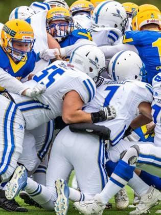 231028 Players of of Italy and of Sweden compete for the ball during the IFAF European Championship, EM, Europameisterschaft Bronze Medal Game between Sweden and Italy on October 28, 2023 in Gothenburg. Photo: Michael Erichsen BILDBYRAN COP 89 MI0562 american football sweden - italy ifaf european championship bronze medal game bbeng sweden sverige italy italia italien Copyright: MICHAELxERICHSEN BB231028MI019