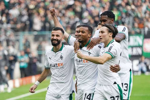 Sport Themen der Woche KW43 Sport Bilder des Tages Fussball, 1.BL Saison 2023 2024, Borussia Mönchengladbach -1.FC Heindenheim , 28.10.2023, Borussia Park Stadion Mönchengladbach Alassane Plea Borussia Mönchengladbach Torjubeln *** Football, 1 BL season 2023 2024, Borussia Mönchengladbach 1 FC Heindenheim , 28 10 2023, Borussia Park Stadium Mönchengladbach Alassane Plea Borussia Mönchengladbach goal celebrations