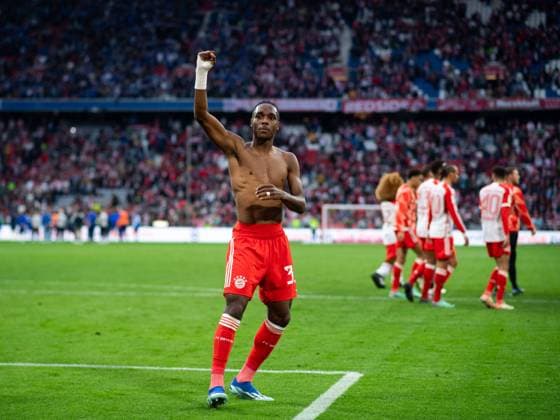 Mathys Tel (FC Bayern Muenchen, 39) und Team jubeln ueber den Sieg, GER, FC Bayern Muenchen (FCB) vs SV Darmstadt 98 (SVD), Fussball Bundesliga, 9. Spieltag, Saison 2023 2024, 28.10.2023 DFB DFL regulations prohibit any use of photographs as image sequences and or quasi-video GER, FC Bayern Muenchen (FCB) vs SV Darmstadt 98 (SVD), Fussball Bundesliga, 9. Spieltag, Saison 2023 2024, 28.10.2023 Muenchen Copyright: xEibner-Pressefoto Memmlerx EP_MMR