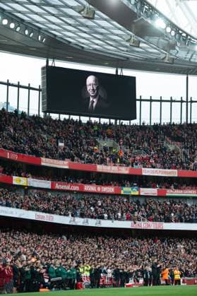 Sport Themen der Woche KW43 Sport Bilder des Tages 28th October 2023; Emirates Stadium, London, England; Premier League Football, Arsenal versus Sheffield United; a minute of silence is observed in memory of Sir Bobby Charlton who passed away on the 21st of October 2023  ActionPlus12570664 SalvioxCalabrese
