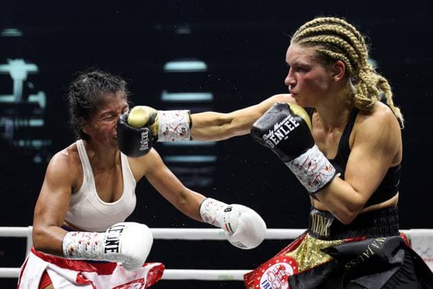 Sport Themen der Woche KW43 Sport Bilder des Tages Boxen: P2M Box-Promotion, München boxt !, München, 28.10.2023 IBF-Intercontinental Title: Nina Meinke (GER) - Laura Ledezma (PAN) München Germany *** Boxing P2M Box Promotion, Munich boxing , Munich, 28 10 2023 IBF Intercontinental Title Nina Meinke GER Laura Ledezma PAN Munich Germany