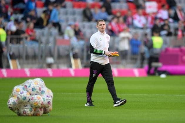 Fußball, 1. Bundesliga, 20231028, FC Bayern München - SV Darmstadt 98. Im Bild Co-Trainer des FC Bayern München Anthony BARRY Vorbereitung bereitet vor Aufwärmen. München Allianz Arena Bayern Deutschland Copyright: Passion2Press MarkusxFischerx