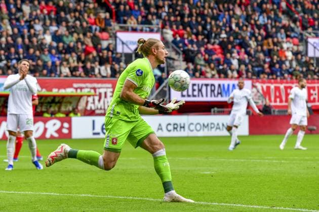 ENSCHEDE, 29-10-2023 , Stadium de Grolsch Veste , football, Dutch eredivisie, season 2023 2024, during the match FC Twente - Feyenoord , Goalkeeper Lars Unnerstall of FC Twente Twente - Feyenoord  x22947835x Copyright: