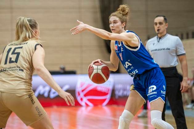 Halle, Deutschland 29. Oktober 2023: 1.BBL - Damen - 2023 2024 - Gisa Lions MBC vs. Inexio Roals Saarlouis Aleksandra Makurat (Halle) SWH.arena Sachsen Anhalt Copyright: xFotostandx xxBallaschx