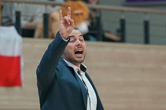 Timur Topal (Lions, Head Coach), Gisa Lions MBC - Saarlouis Royals, Damen Basketball Bundesliga, DBBL, 5. Spieltag, Saison 2023 2024, 29.10.2023, Halle SWH Arena Sachsen-Anhalt Deutschland