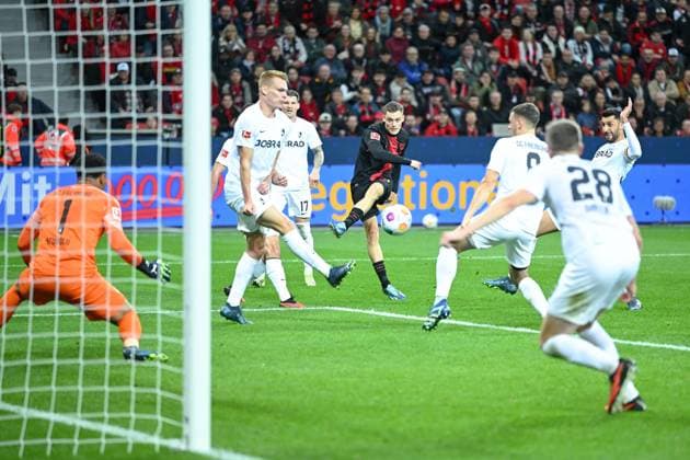 Sport Bilder des Tages 29.10.2023, Fussball, Bundesliga, 9. Spieltag Saison 2023 2024, Bayer Leverkusen - SC Freiburg, Florian Wirtz (Bayer Leverkusen) erzielt das Tor zum 1:0. xRHR-FOTO TKx *** 29 10 2023, Football, Bundesliga, 9 match day season 2023 2024, Bayer Leverkusen SC Freiburg, Florian Wirtz Bayer Leverkusen scores the goal to 1 0 xRHR PHOTO TKx Copyright: RHR-FOTOx RHR-FOTO TK