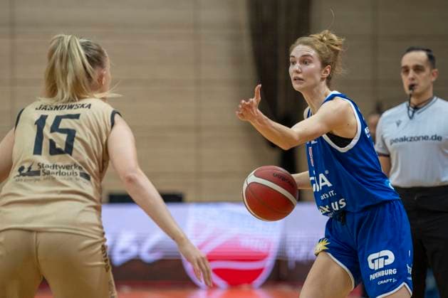 Halle, Deutschland 29. Oktober 2023: 1.BBL - Damen - 2023 2024 - Gisa Lions MBC vs. Inexio Roals Saarlouis Aleksandra Makurat (Halle) SWH.arena Sachsen Anhalt Copyright: xFotostandx xxBallaschx