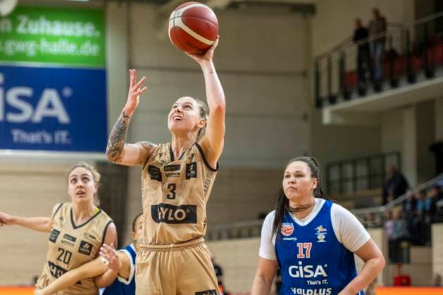 Halle, Deutschland 29. Oktober 2023: 1.BBL - Damen - 2023 2024 - Gisa Lions MBC vs. Inexio Roals Saarlouis Sylwia Bujniak (Saarlouis) SWH.arena Sachsen Anhalt Copyright: xFotostandx xxBallaschx