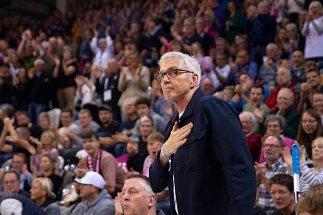 Bundestrainer Gordon HERBERT (GER, mi.) zu Gast beim Spiel in Bonn. Portrait, Blick in die Kamera. Endstand 90:68, Basketball 1.Bundesliga Telekom Baskets Bonn-HAKRO Merlins Crailsheim BON vs CRA 5. Spieltag, im T E L E K O M D O M E, am 29.10.2023 Â