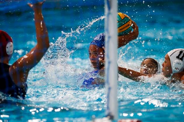 SANTIAGO, CHILE Ð OCT 30: Yanisbel Lopez de Cuba durante los Juegos Panamericanos Santiago 2023 el 30 de Octubre en Santiago, Chile. Yanisbel Lopez of Cuba in action during Santiago 2023 Pan American Games on October 30 in Santiago, Chile. (Foto de Dragomir Yankovic Santiago 2023 v’a Photosport) Dia 11, polo acuatico, equipo femenino grupo A Day 11, waterpolo, women«s team grupo A