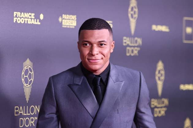 Ballon d or 2023 PHOTOPQR LE PARISIEN Fred Dugit ; Paris ; 30 10 2023 ; Théâtre du Châtelet (Paris Ier), le 30 octobre 2023 Tapis rouge de la 67e édition du Ballon d or Kylian MBappé Photo LP Fred Dugit 2023 Ballon d Or France Football award ceremony at the Theatre du Chatelet in Paris on October 30, 2023.