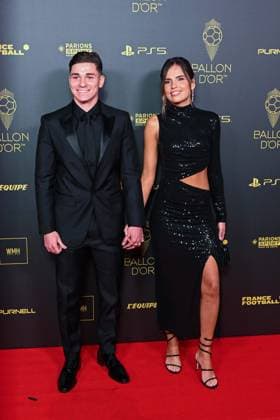 Julian Alvarez et Emilia Ferrero FOOTBALL : Ballon d Or 2023 - Paris - 30 10 2023 FedericoPestellini Panoramic 
