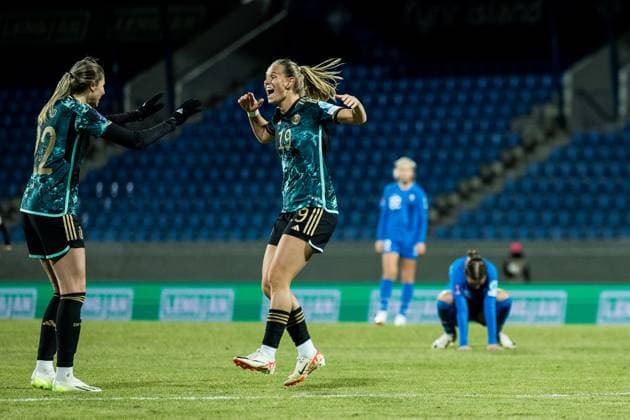 Sport Themen der Woche KW44 Sport Bilder des Tages UEFA Women’s Nations League, Island - Deutschland; 312.10.2023 Jubel zum 0:2 durch Klara Buehl (Deutschland, 19) UEFA Women’s Nations League, Island - Deutschland, Laugardalsvoellur, Reykjavik am 31.10.2023 *** UEFA Womens Nations League, Iceland Germany 312 10 2023 Cheers to 0 2 by Klara Buehl Germany, 19 UEFA Womens Nations League, Iceland Germany, Laugardalsvoellur, Reykjavik on 31 10 2023 Copyright: xBEAUTIFULxSPORTS Wunderlx