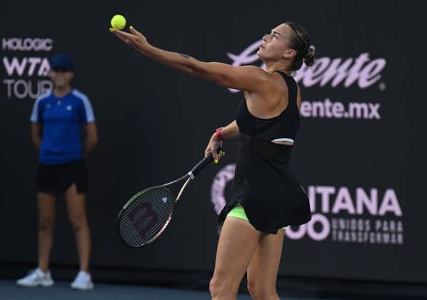 2023 WTA, Tennis Damen Finals - Day 3 CANCUN, MEXICO - OCTOBER 31: Aryna Sabalenka of Belarus during a match against Jessica Pegula of USA, on Day 3 of the GNP Seguros WTA Finals Cancun 2023 part of the Hologic WTA Tour, on October 31, 2023, in Cancun, Quintana Roo, Mexico. Cancun Mexico  Copyright: xArturxWidakx originalFilename:widak-2023wtaf231031_npPpk.jpg