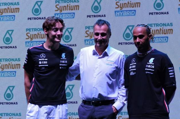 RECORD DATE NOT STATED Collective of Mercedes-AMG drivers Lewis Hamilton and George Russell Sao Paulo, 01 11 2023 - ESPORTES FORMULA1 MERCEDES - Formula 1 drivers Lewis Hamilton and George Russel participated in a press conference, PK, Pressekonferenz promoted by Petronas at Palacio Tangara, south of Sao Paulo (Foto: Leandro Chemalle Thenews2 imago images) SPO  Copyright: xLeandroxChemallex