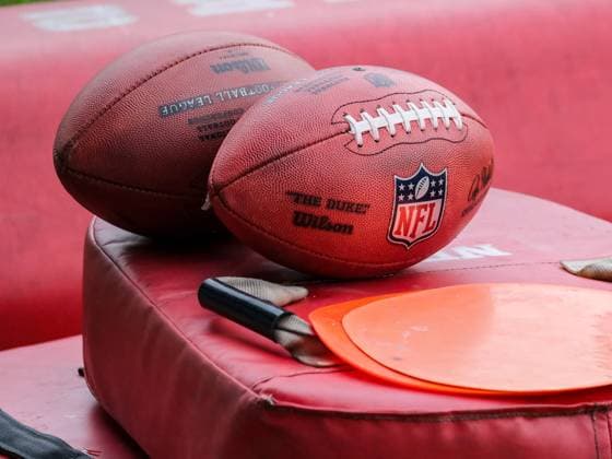 Football mit NFL, American Football Herren, USA Logo, GER, Miami Dolphins, Training, National Football League, Week 9, Frankfurt am Main, 01,11,2023, GER, Miami Dolphins, Training, National Football League, Week 9, Frankfurt am Main, 02,11,2023, Frankfurt Copyright: xEibner-Pressefoto FlorianxWieganx EP_FWD