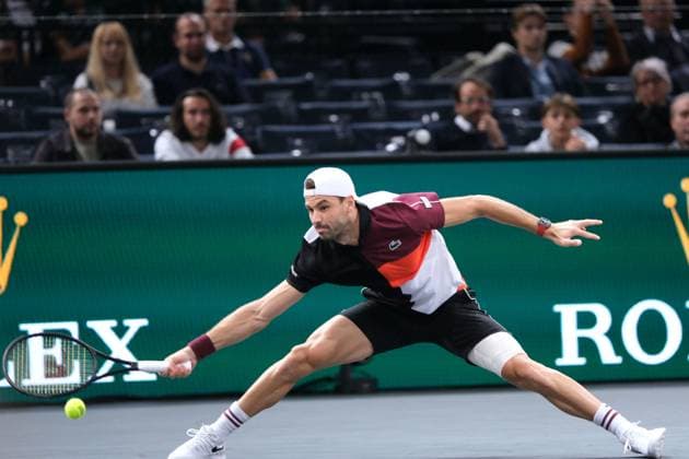 November 3, 2023, Paris, France: Bulgarian player GRIGOR DIMITROV returns the ball to Polish player HUBERT HURKACZ during the quarter final of Rolex Paris Masters 1000 tournament at Paris Accor Arena Stadium - France Paris France - ZUMAp119 20231103_zaf_p119_004 Copyright: xPierrexSteveninx
