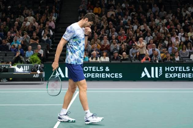 November 3, 2023, Paris, France: Polish player HUBERT HURKACZ returns the ball to Bulgarian player GRIGOR DIMITROV.during the quarter final of Rolex Paris Masters 1000 tournament at Paris Accor Arena Stadium - France Paris France - ZUMAp119 20231103_zaf_p119_008 Copyright: xPierrexSteveninx