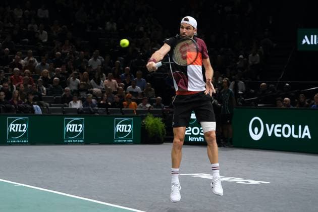 November 3, 2023, Paris, France: Bulgarian player GRIGOR DIMITROV returns the ball to Polish player HUBERT HURKACZ during the quarter final of Rolex Paris Masters 1000 tournament at Paris Accor Arena Stadium - France Paris France - ZUMAp119 20231103_zaf_p119_025 Copyright: xPierrexSteveninx